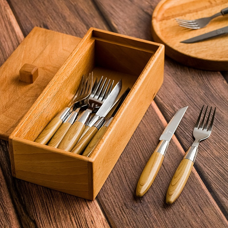 جای کارد و چنگال