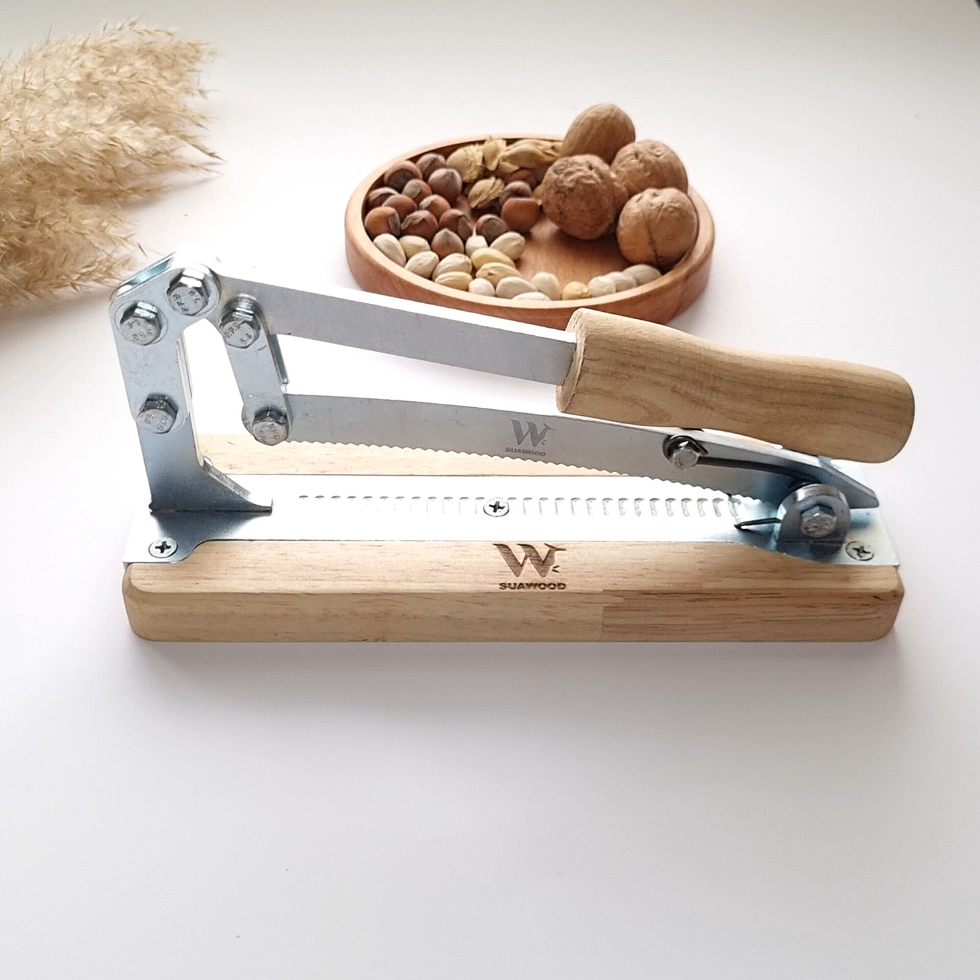 گردوشکن نقره‌ای