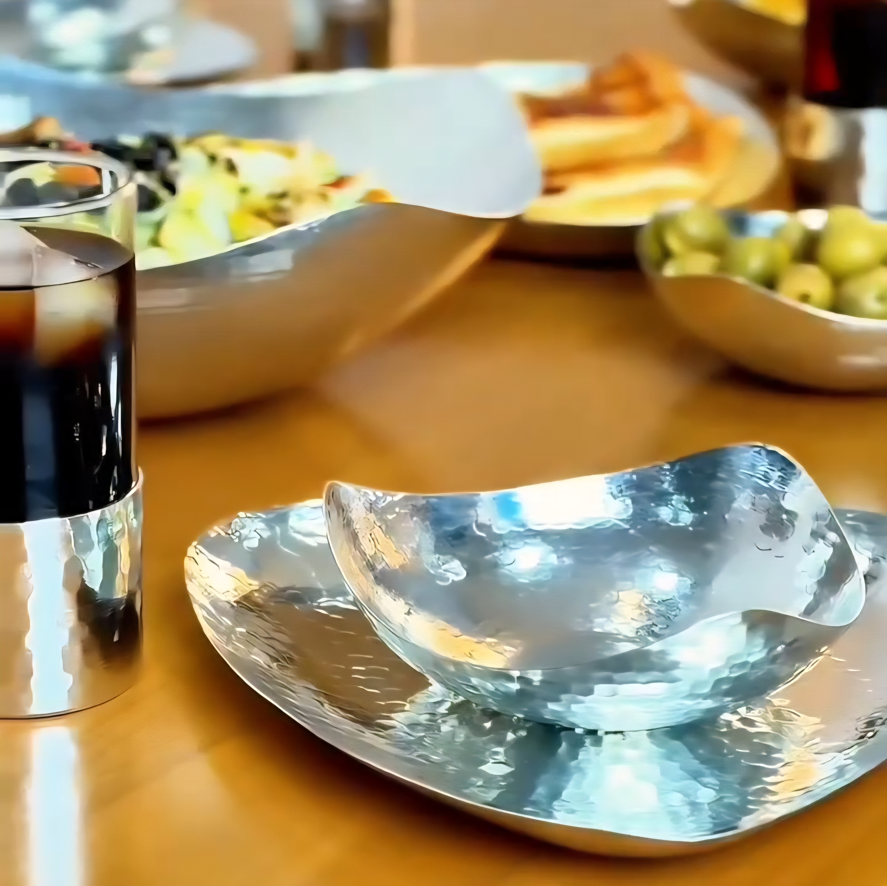 ظرف پذیرایی مسی هرمی ۲۰۰۲ مسینو